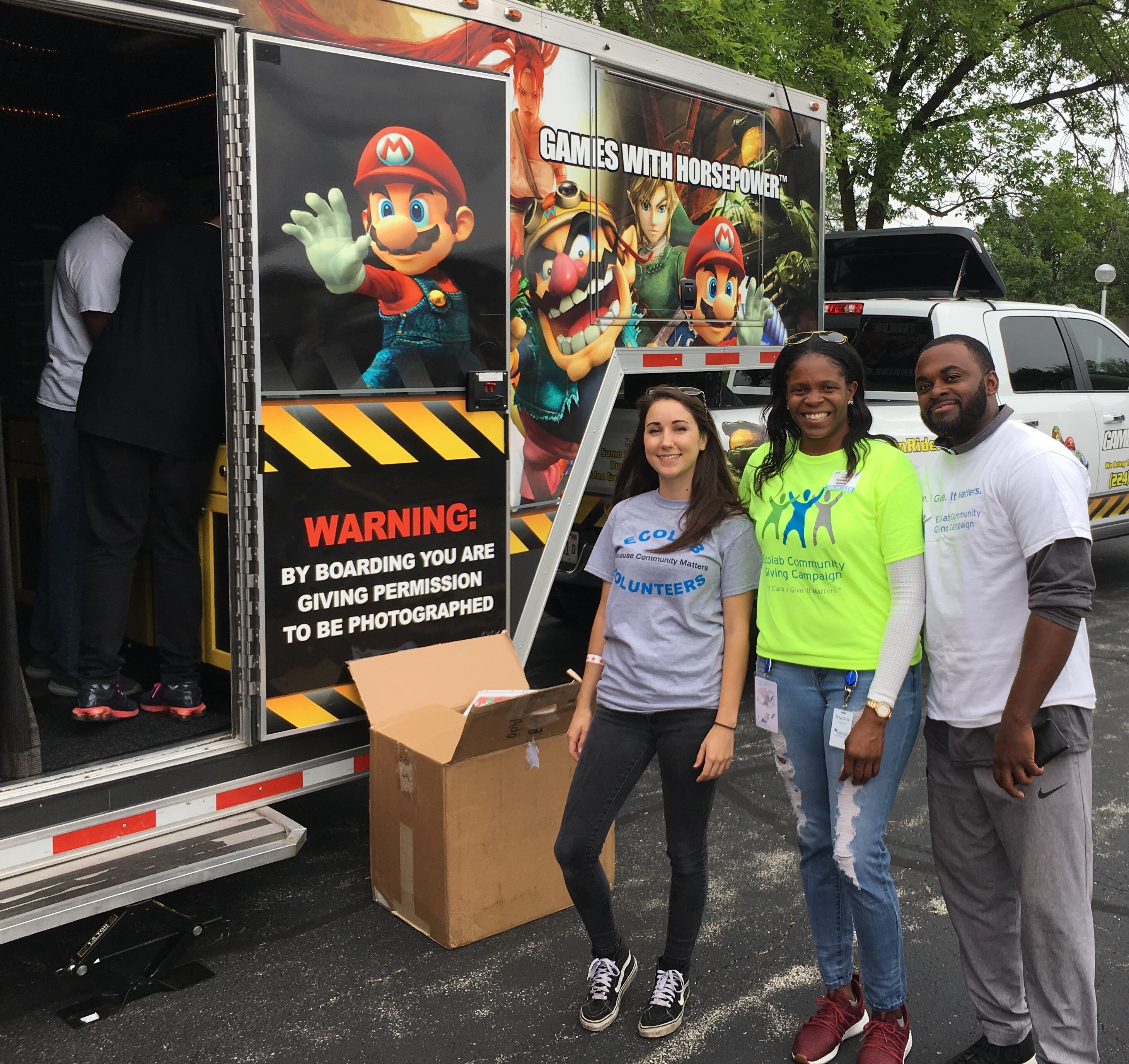 Ecolab employees help kick off the campaign for the US Community Giving Program