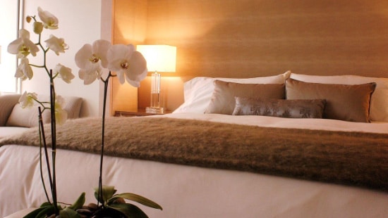 Odor-free hotel bedroom