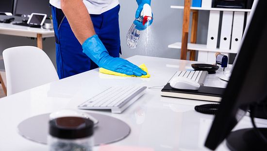 Cleaning Workplace | Ecolab